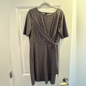 Ann Taylor Large Navy Short Sleeve Waist Tie Dress